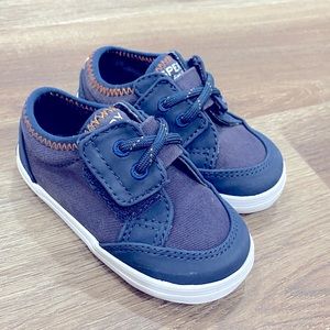 Baby boy Sperry size 4. Worn once or twice. Great condition